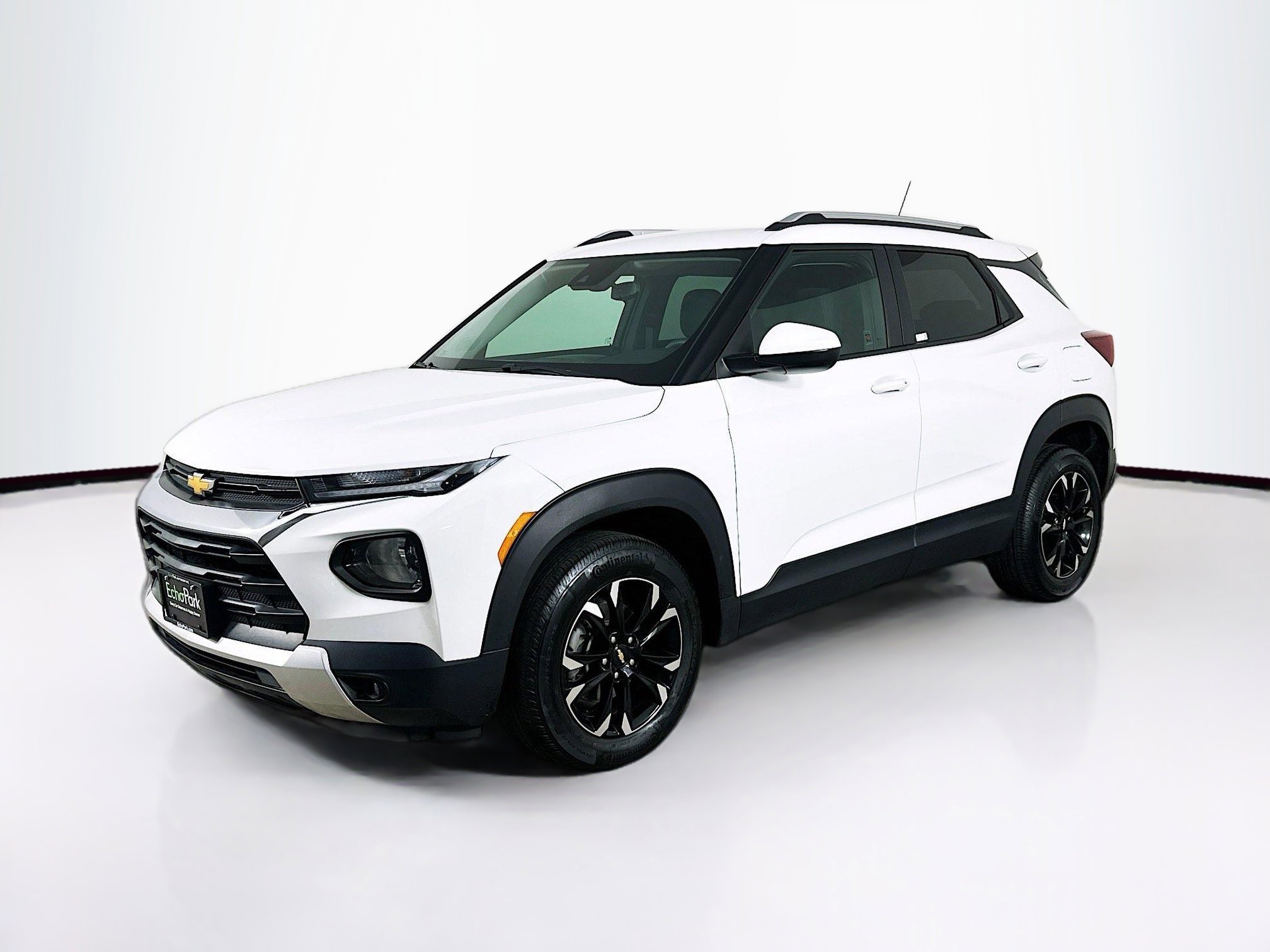 Used 2022 Chevrolet TrailBlazer LT w/ Driver Confidence Package image 3