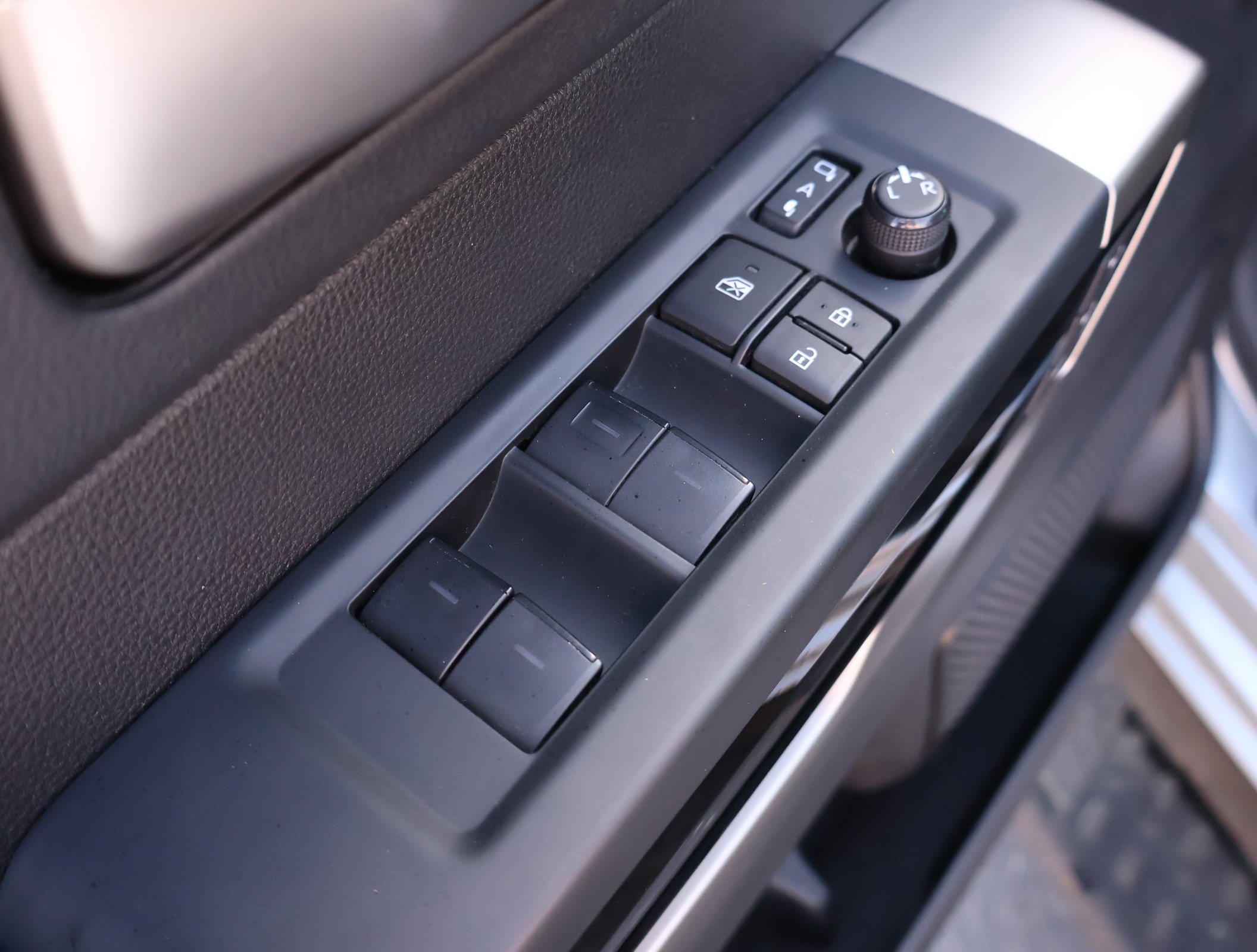 Used 2024 Toyota Tundra Limited w/ TRD Off-Road Package image 8