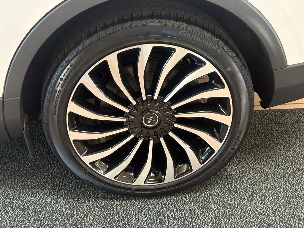 Used 2023 Lincoln Nautilus Black Label AWD/4WD image 11