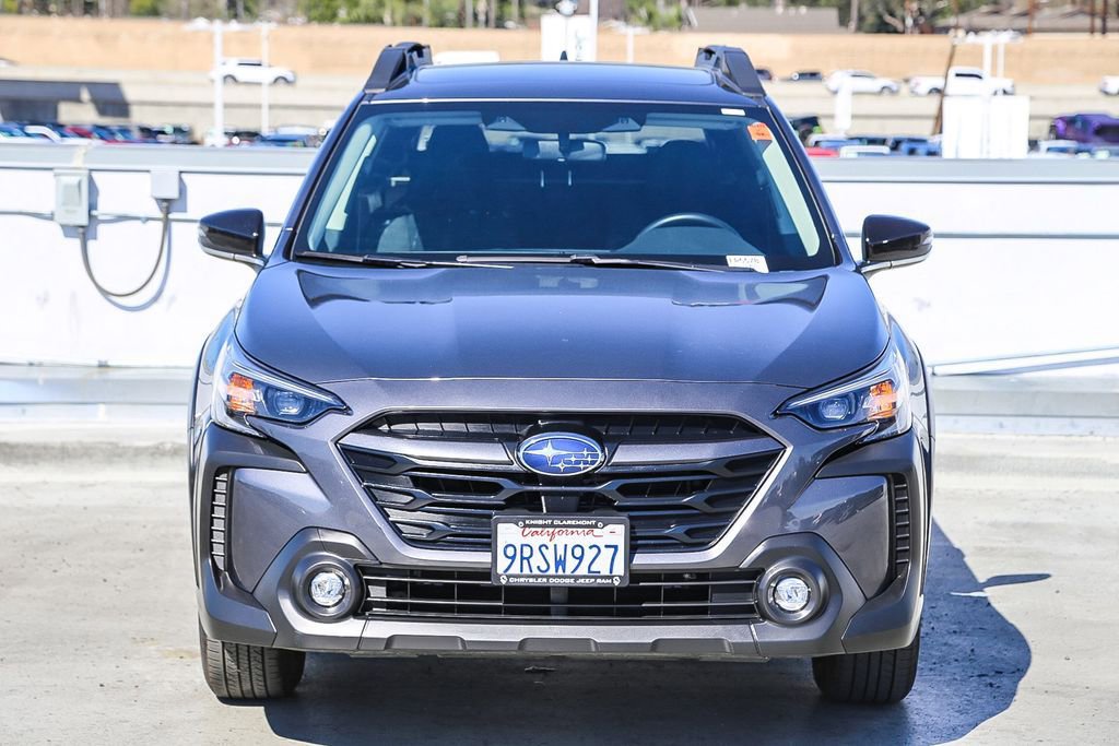 Used 2025 Subaru Outback Premium image 3