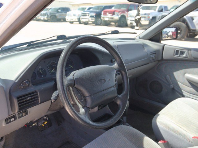 Used 1995 Ford Escort LX image 14