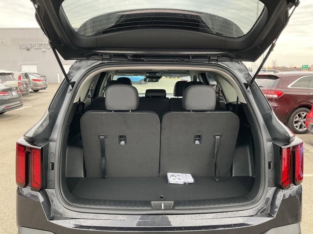 Certified 2025 Kia Sorento S image 22