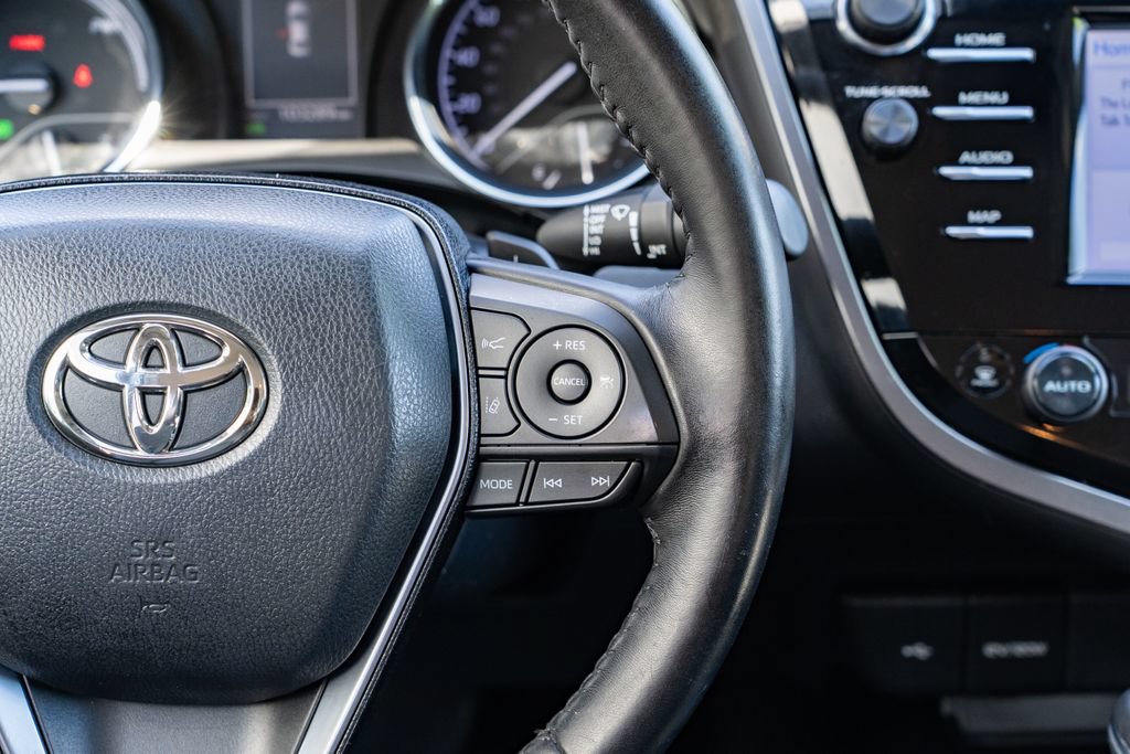 Used 2020 Toyota Camry SE FWD image 14