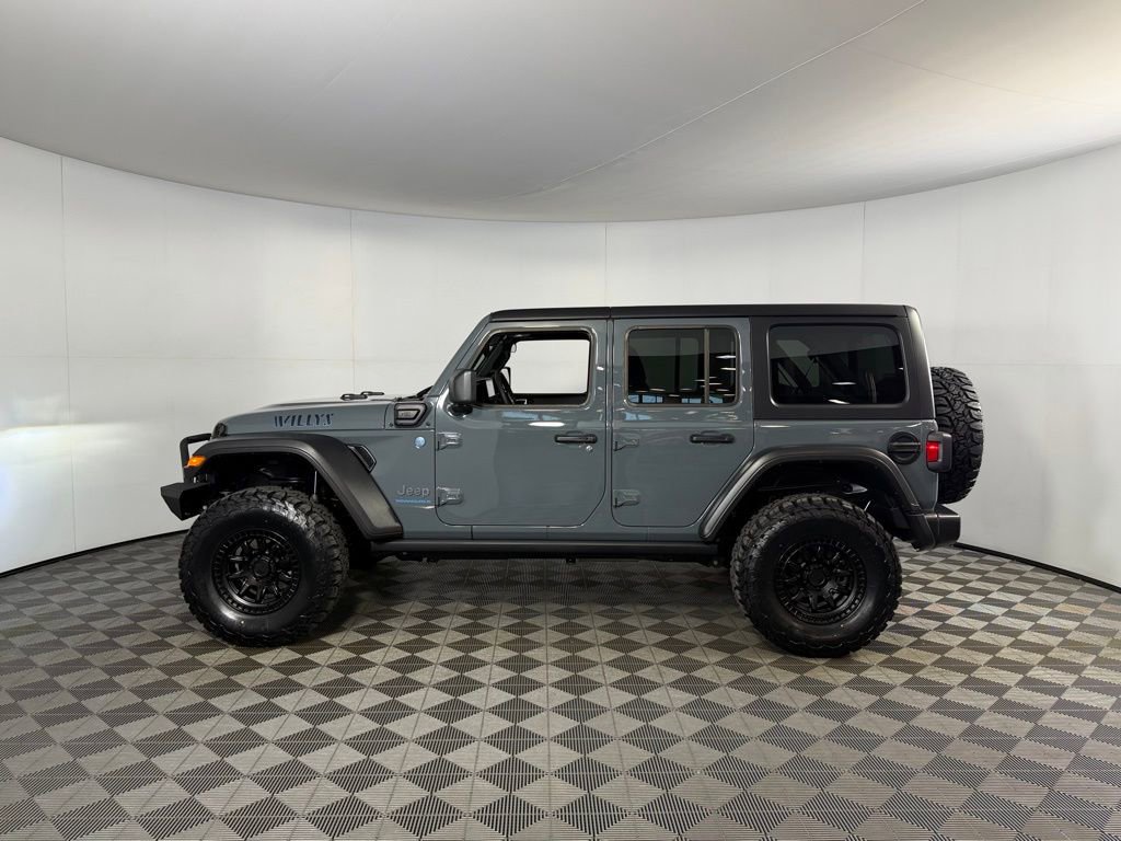 Used 2025 Jeep Wrangler Willys 4xe image 9