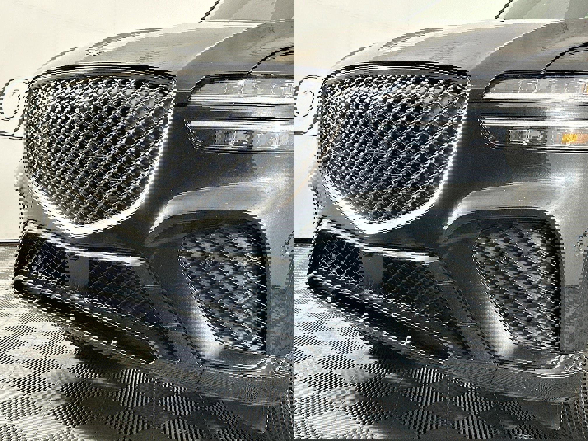 Used 2023 Genesis GV70 3.5T Sport w/ Sport Prestige Package image 34