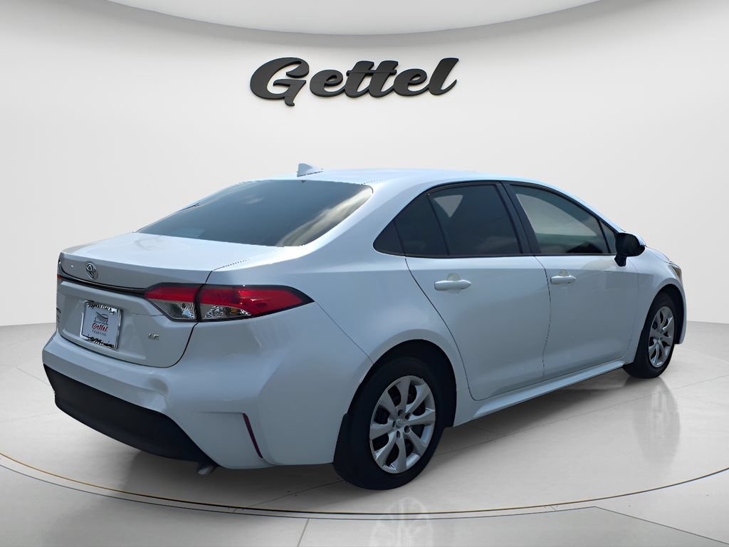 Used 2026 Toyota Corolla LE FWD image 5