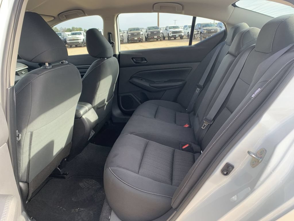 Used 2025 Nissan Altima 2.5 SV FWD image 23