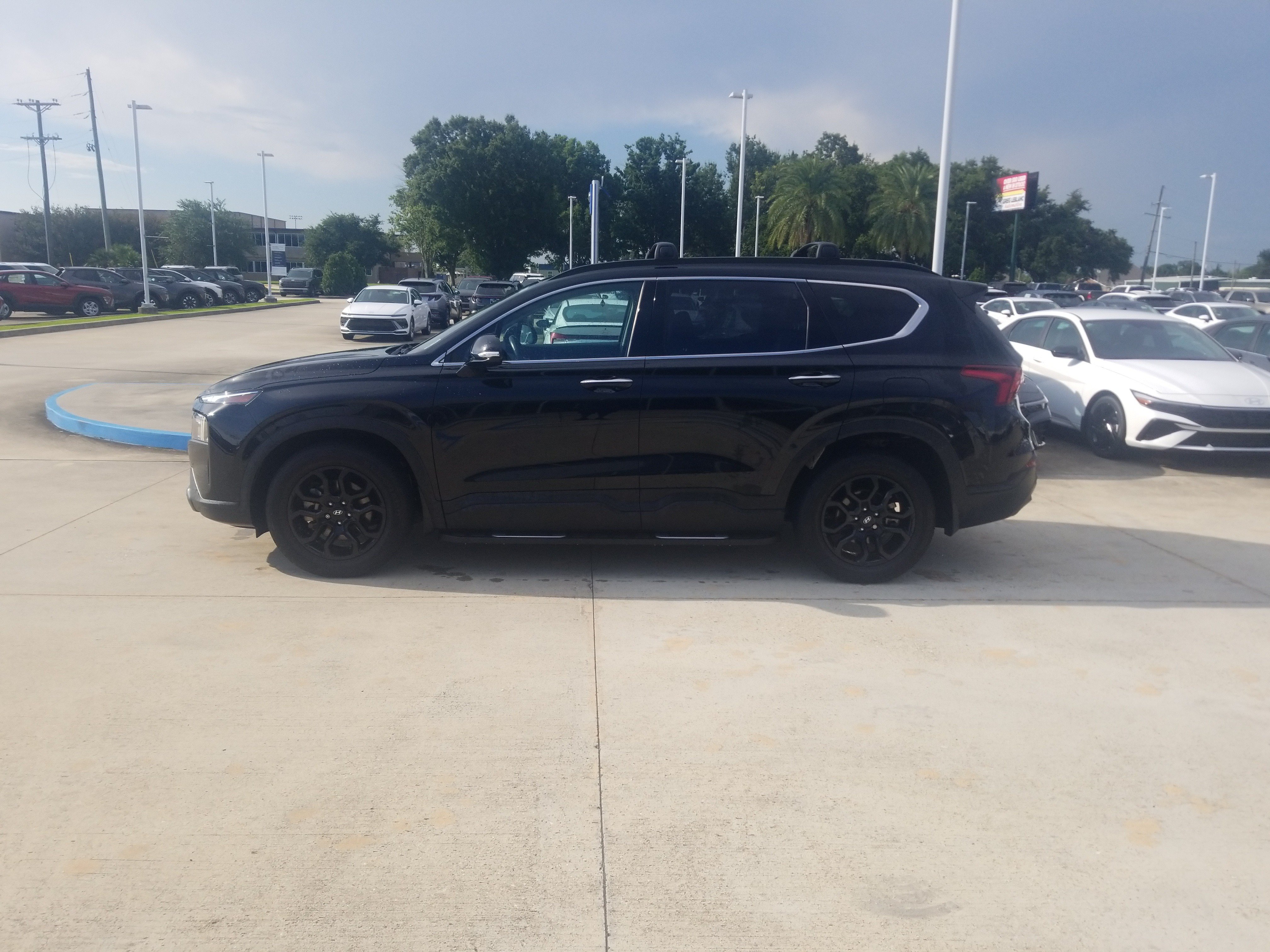 Used 2023 Hyundai Santa Fe XRT FWD image 4