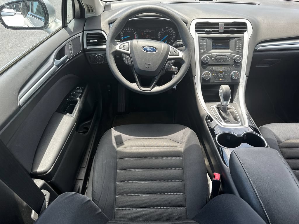 Used 2015 Ford Fusion SE FWD image 22