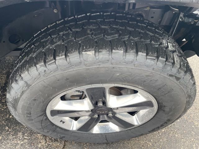 Used 2019 Jeep Wrangler Unlimited Sahara AWD/4WD image 17