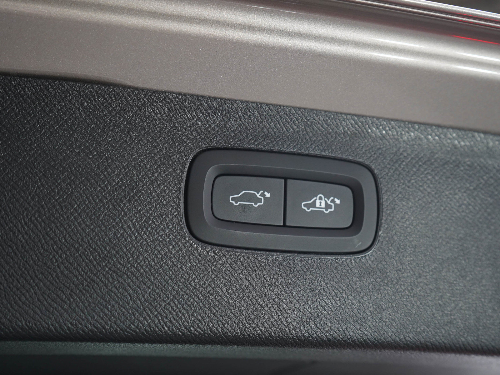 Used 2023 Volvo XC90 B6 Plus AWD/4WD image 11