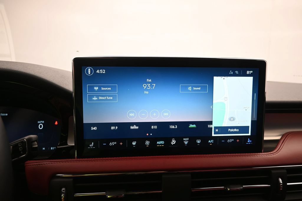 New 2026 Lincoln Corsair Reserve w/ Jet Appearance Package AWD/4WD image 15