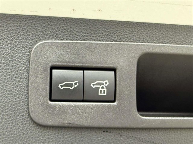 Used 2023 Lexus LX 600 4WD w/ Luxury Package image 18