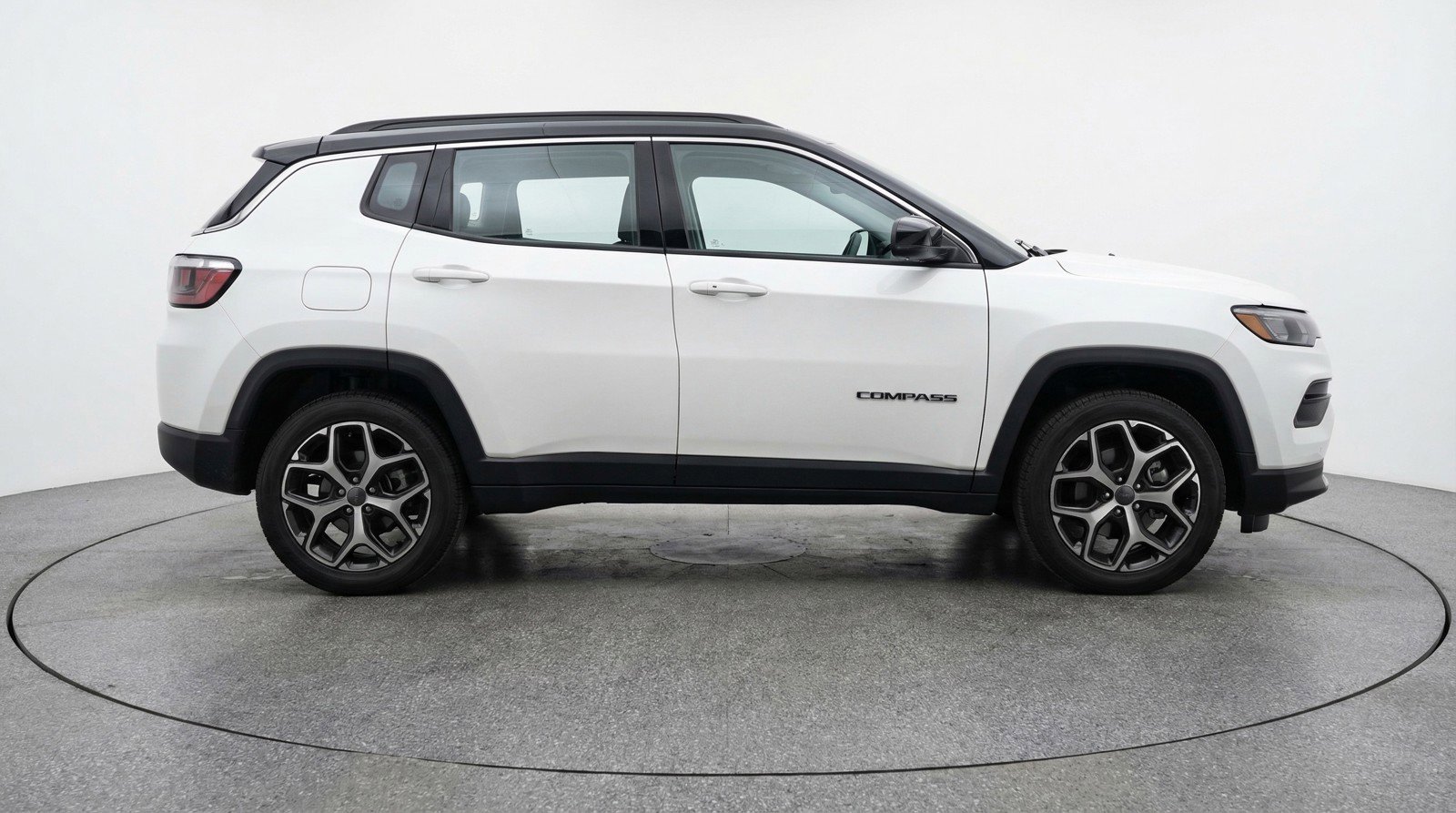 Used 2025 Jeep Compass Limited image 11