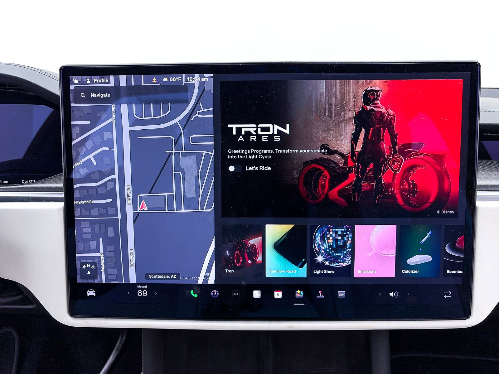 Used 2023 Tesla Model X Plaid image 6