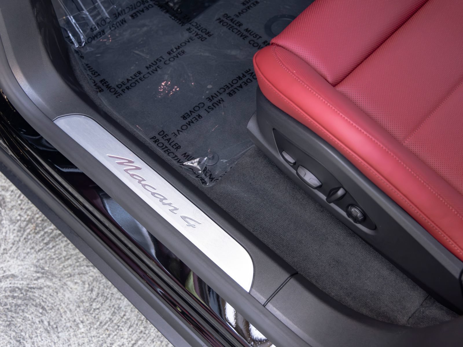 New 2026 Porsche Macan 4 Electric AWD/4WD image 27