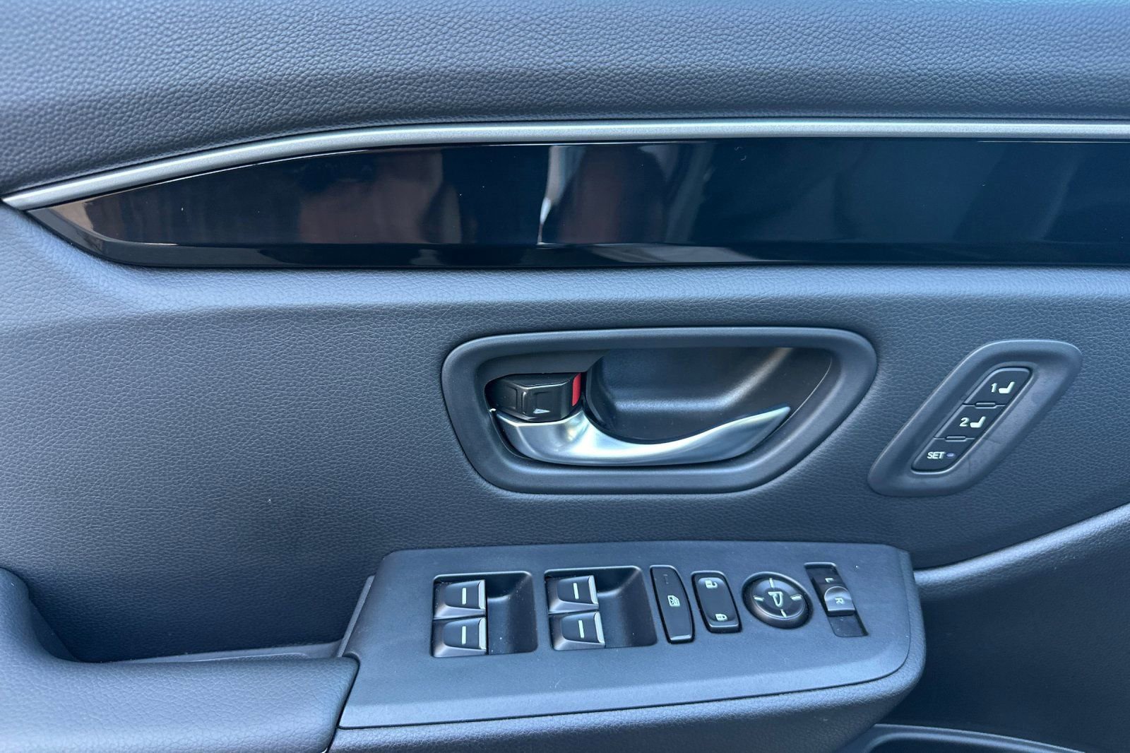 Used 2025 Honda Pilot Touring image 12