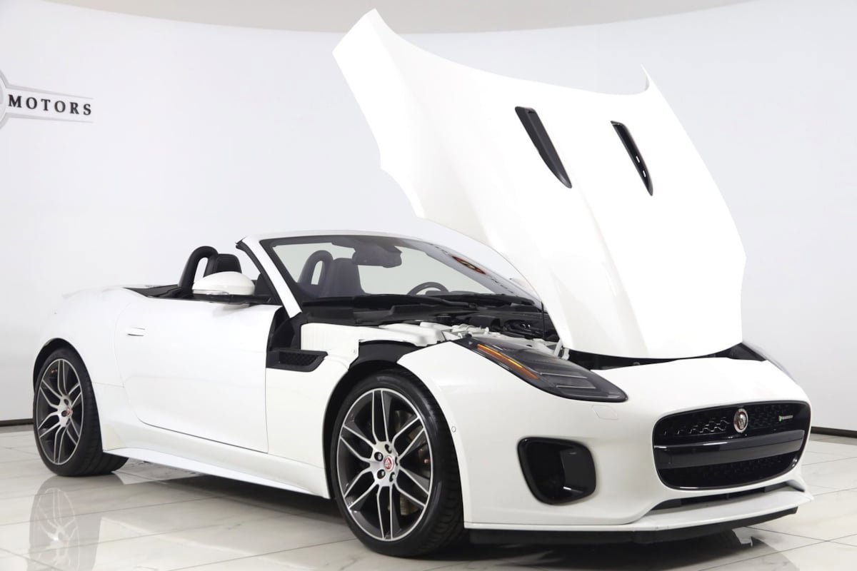 Used 2018 Jaguar F-TYPE R-Dynamic RWD image 27