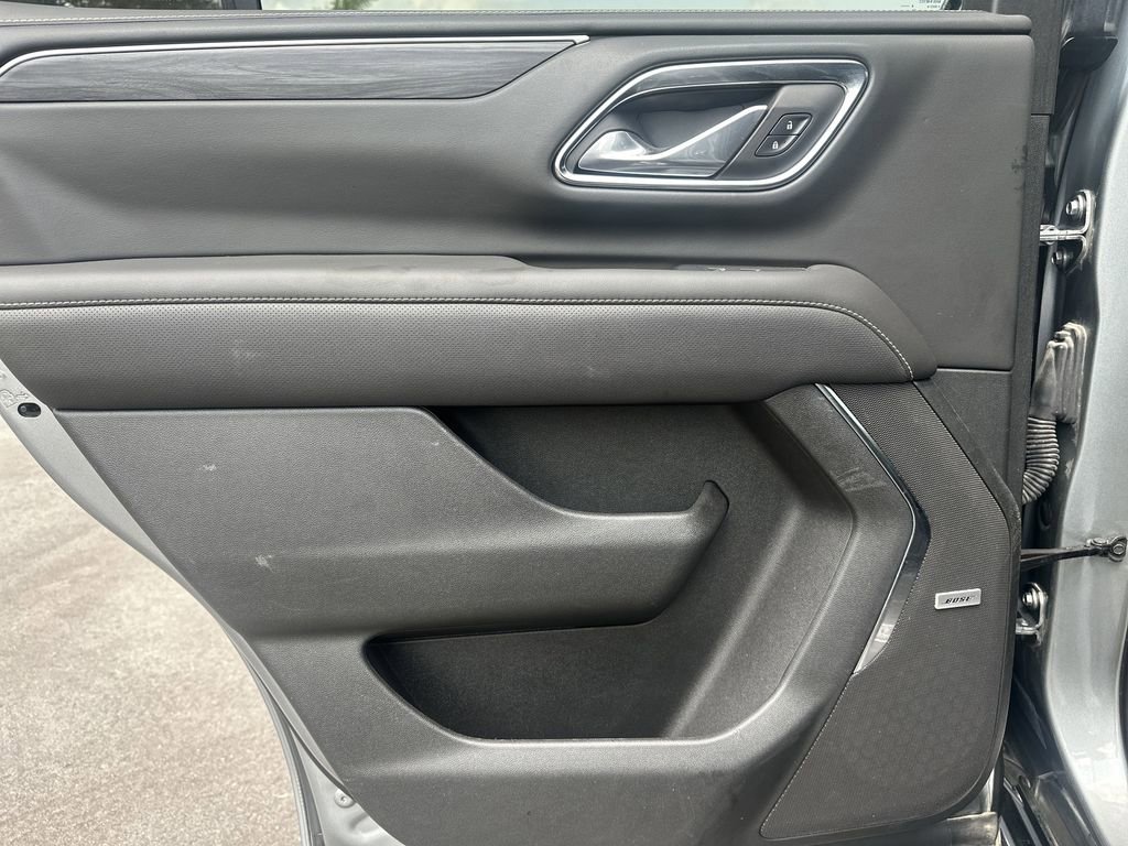 Used 2024 GMC Yukon SLT w/ SLT Luxury Package image 27