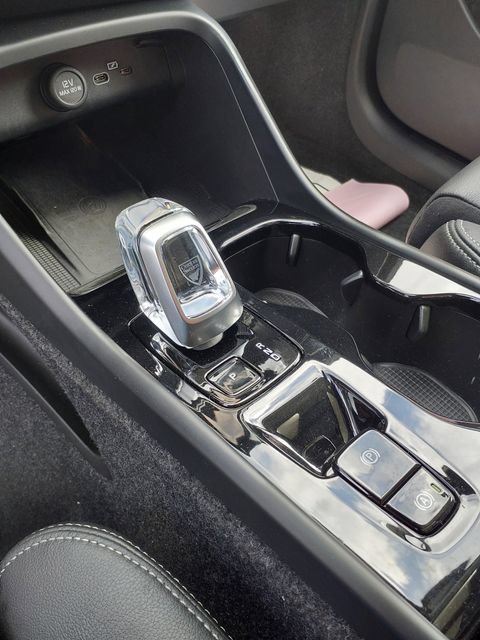 Certified 2026 Volvo XC40 B5 Plus AWD/4WD image 10