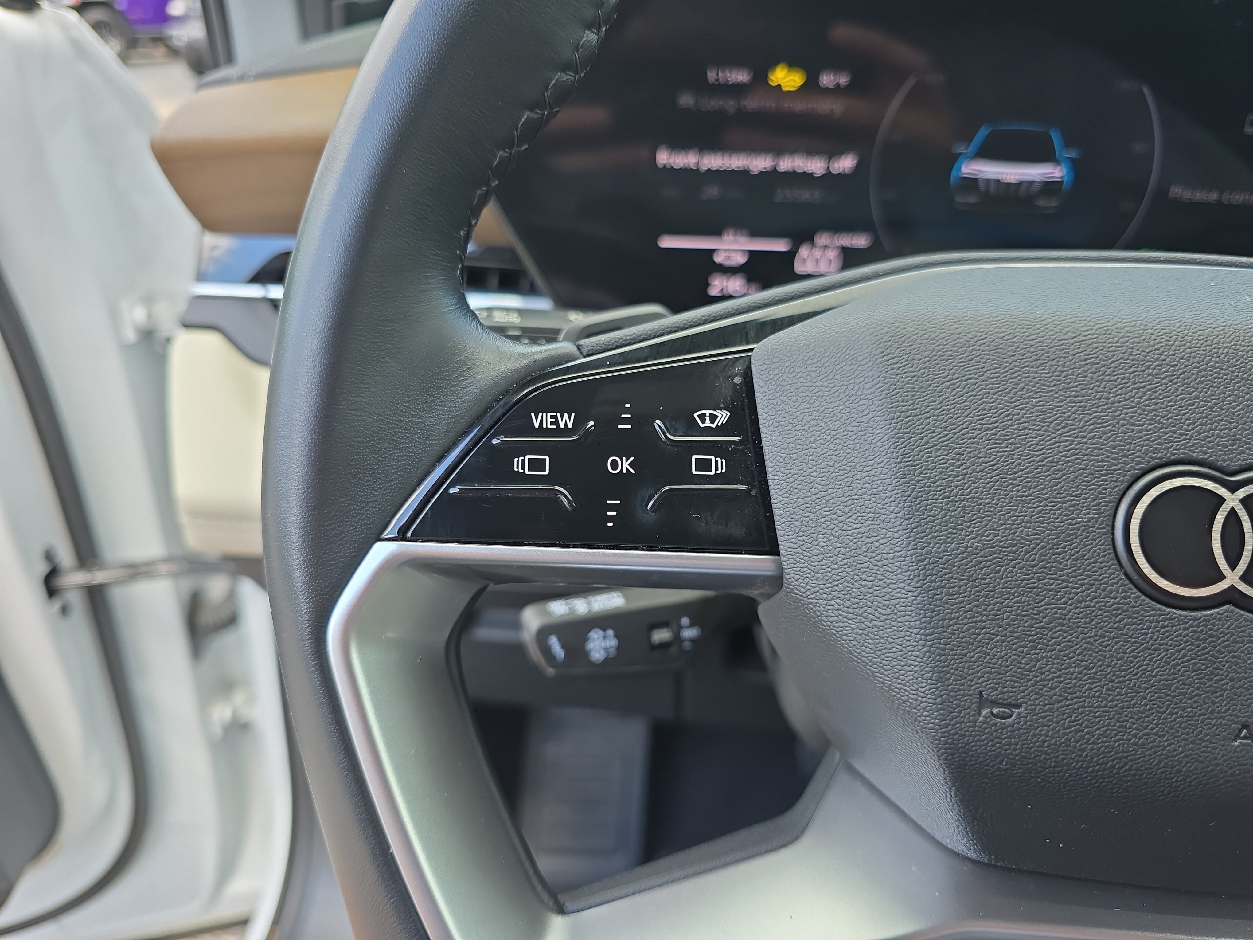 Used 2025 Audi Q6 e-tron Premium Plus AWD/4WD image 17