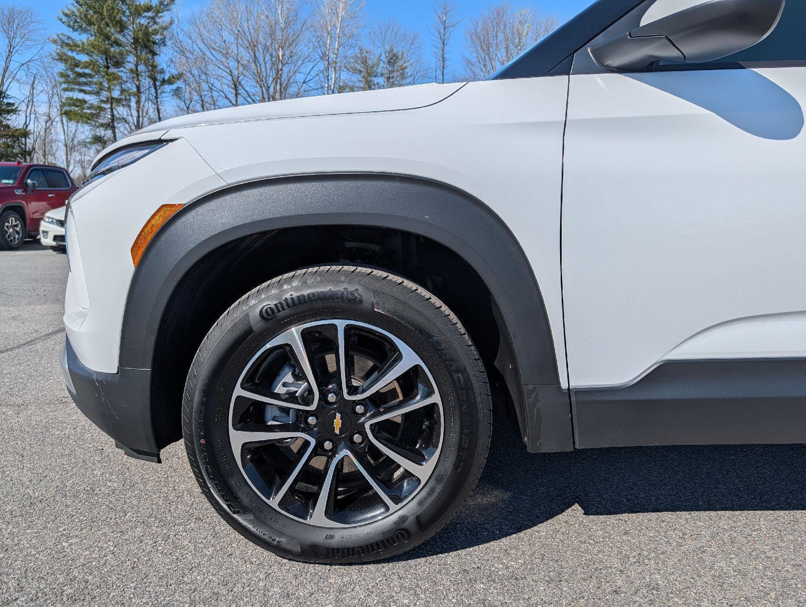 Certified 2025 Chevrolet TrailBlazer LT AWD/4WD image 3