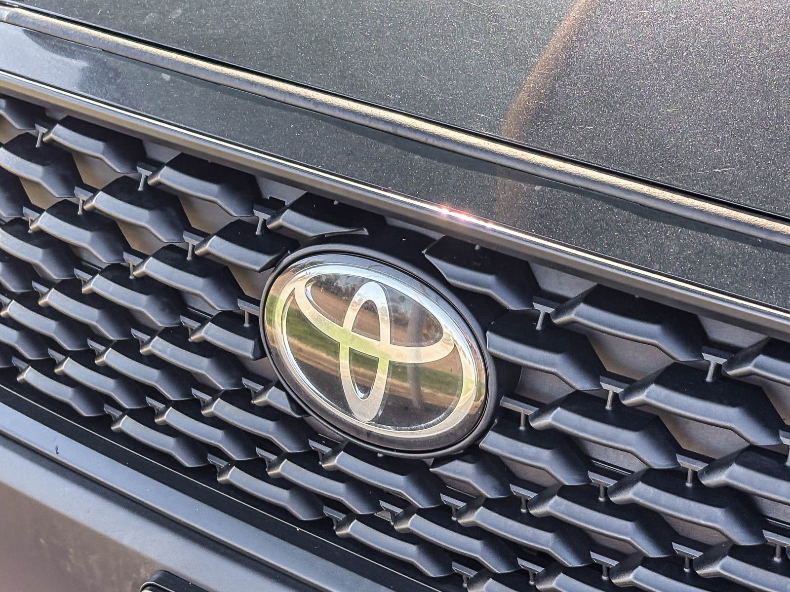 Certified 2025 Toyota Corolla Cross L FWD image 10