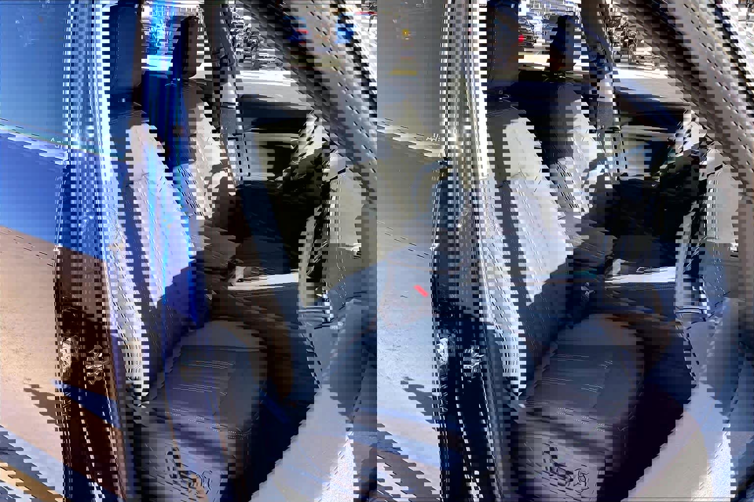 Used 2025 Audi Q5 Premium w/ Convenience Package image 8