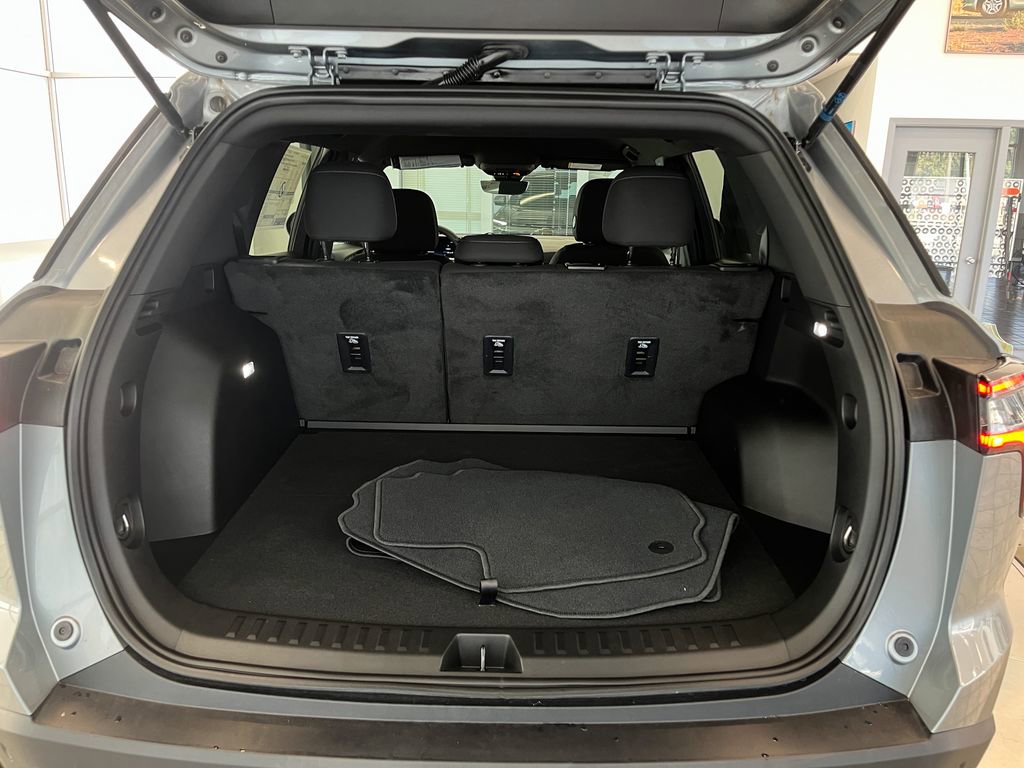 Certified 2025 Chevrolet Equinox LT w/ Safety and Technology Package image 31