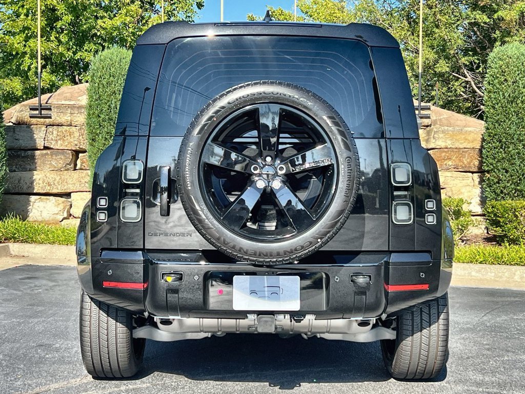New 2026 Land Rover Defender 110 X-Dynamic SE AWD/4WD image 4