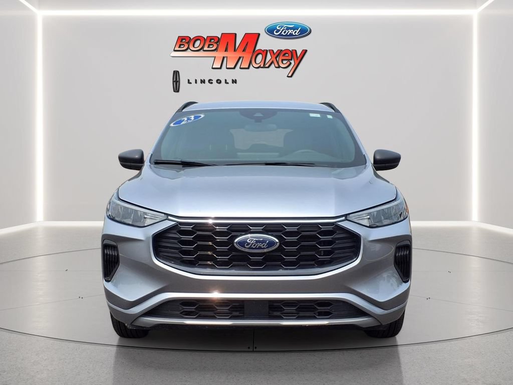 Used 2023 Ford Escape ST-Line w/ Tech Pack #1 AWD/4WD image 2