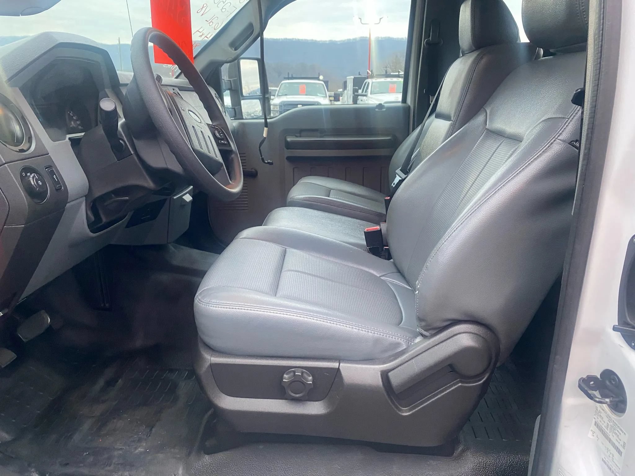 Used 2016 Ford F250 XL AWD/4WD image 9