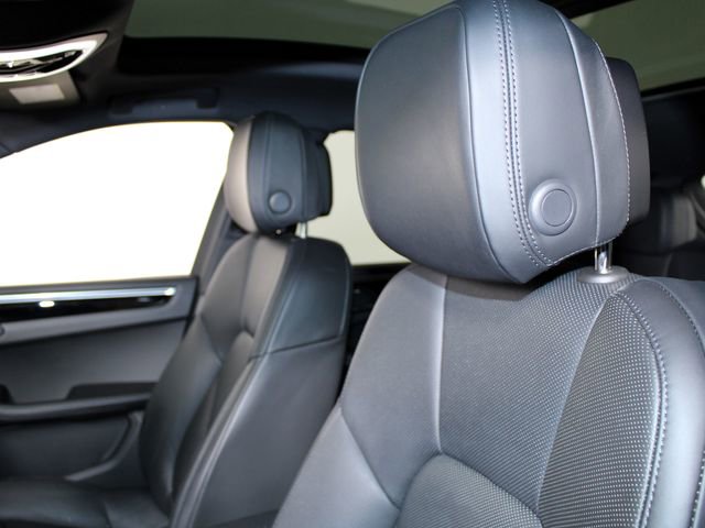 Certified 2023 Porsche Macan image 20