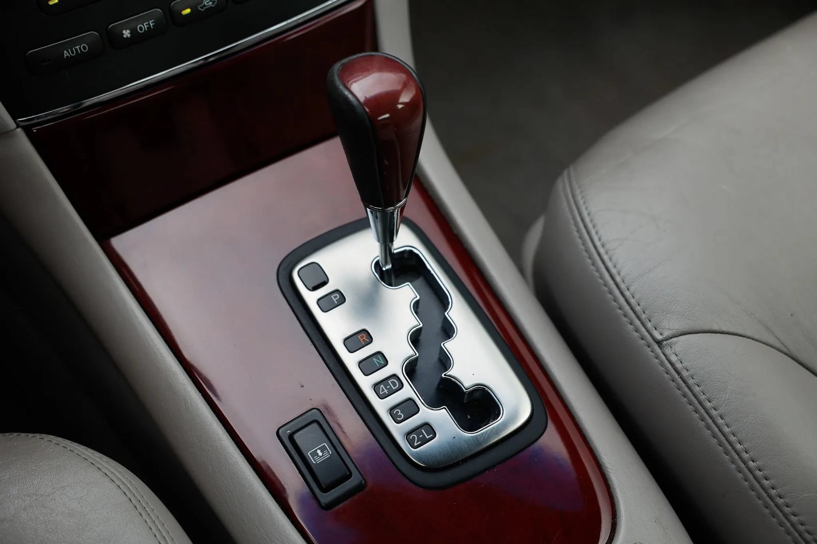 Used 2004 Lexus ES 330 w/ Premium Pkg FWD image 33