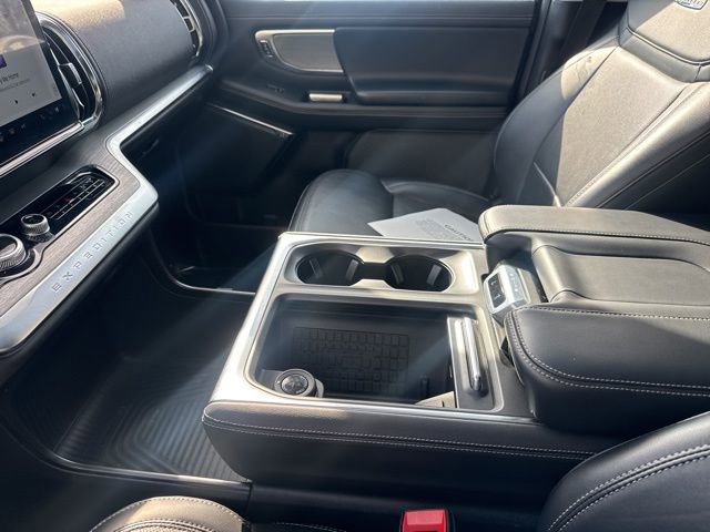 Used 2025 Ford Expedition Platinum image 28