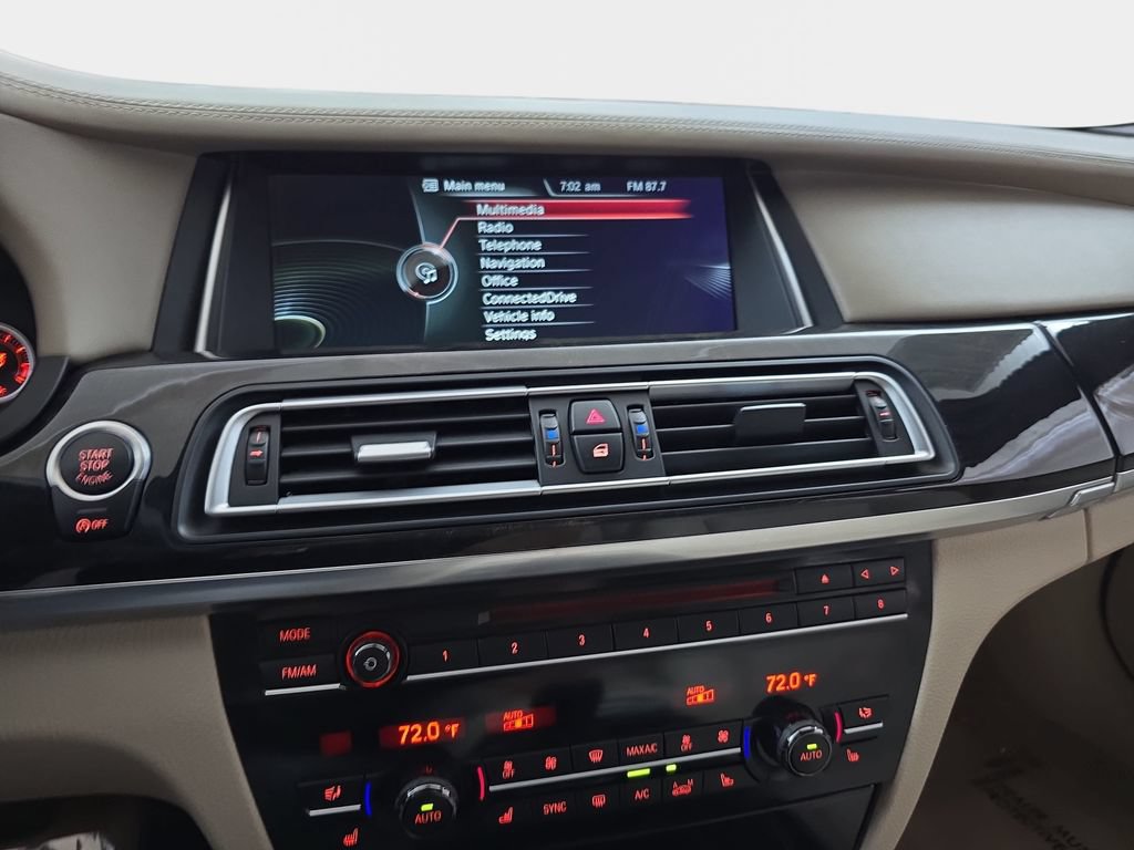 Used 2014 BMW 750Li xDrive AWD/4WD image 23
