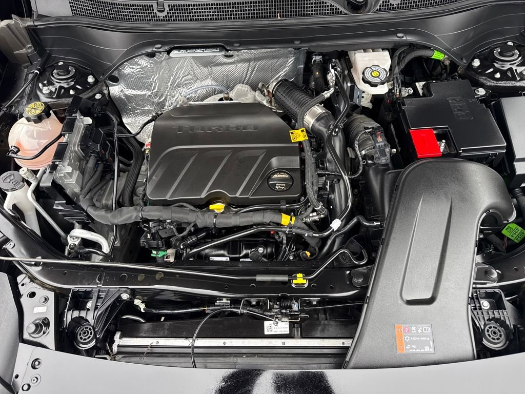 Used 2025 Chevrolet Trax ACTIV w/ Sunroof Package image 28