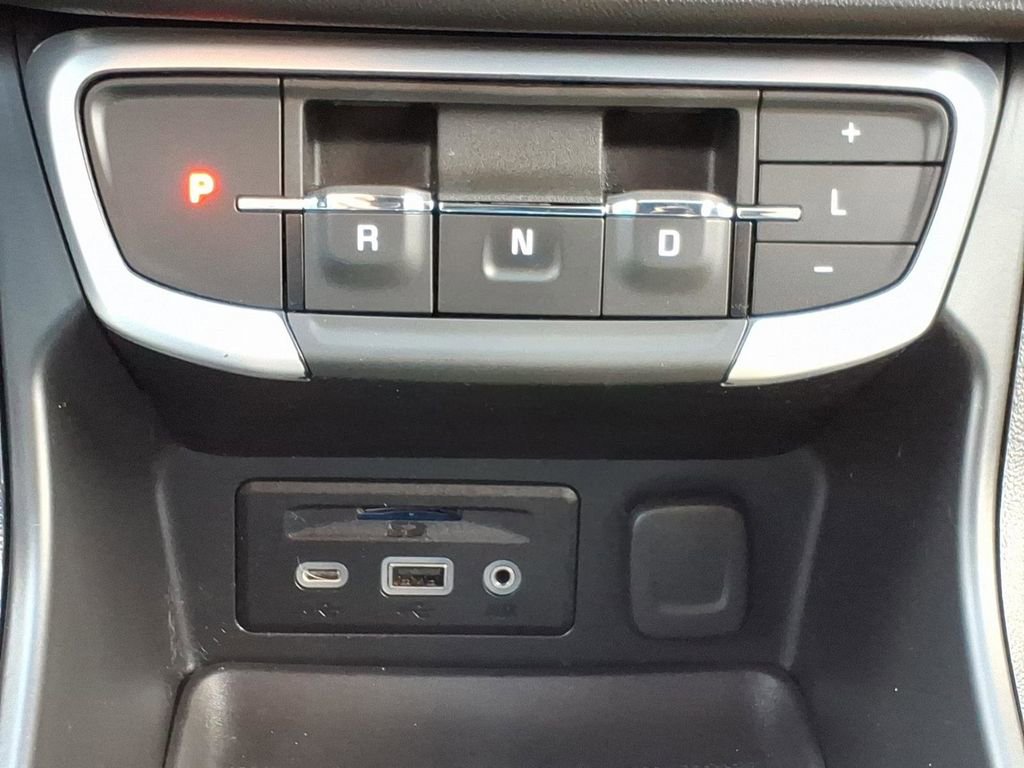 Used 2024 GMC Terrain SLT w/ LPO, Floor Liner Package image 17