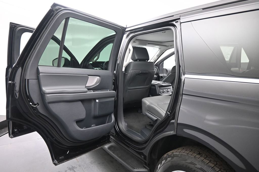 New 2026 Ford Expedition Active AWD/4WD image 17