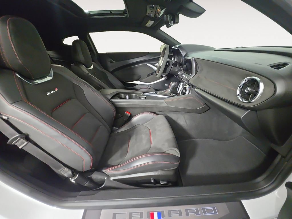 Used 2022 Chevrolet Camaro ZL1 RWD image 15