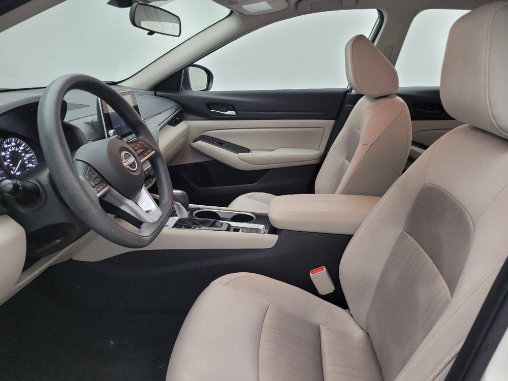 Used 2024 Nissan Altima 2.5 SV AWD/4WD image 17