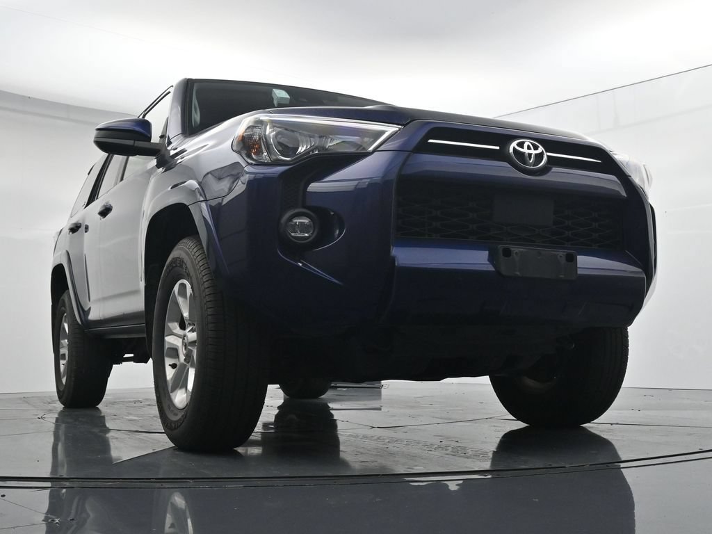Used 2024 Toyota 4Runner SR5 AWD/4WD image 18