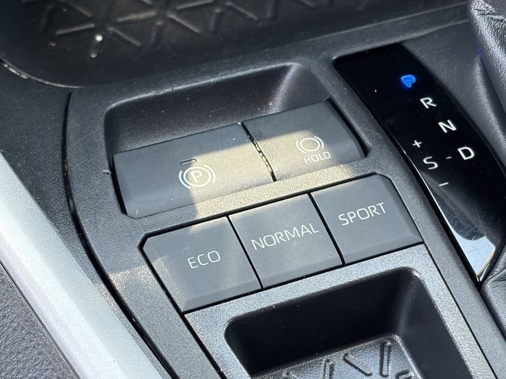 Used 2024 Toyota RAV4 XLE w/ Convenience Package FWD image 34