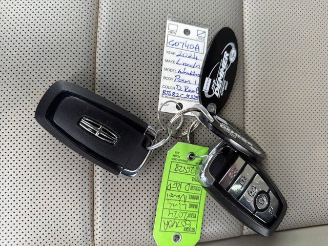 Used 2024 Lincoln Nautilus Premier image 33