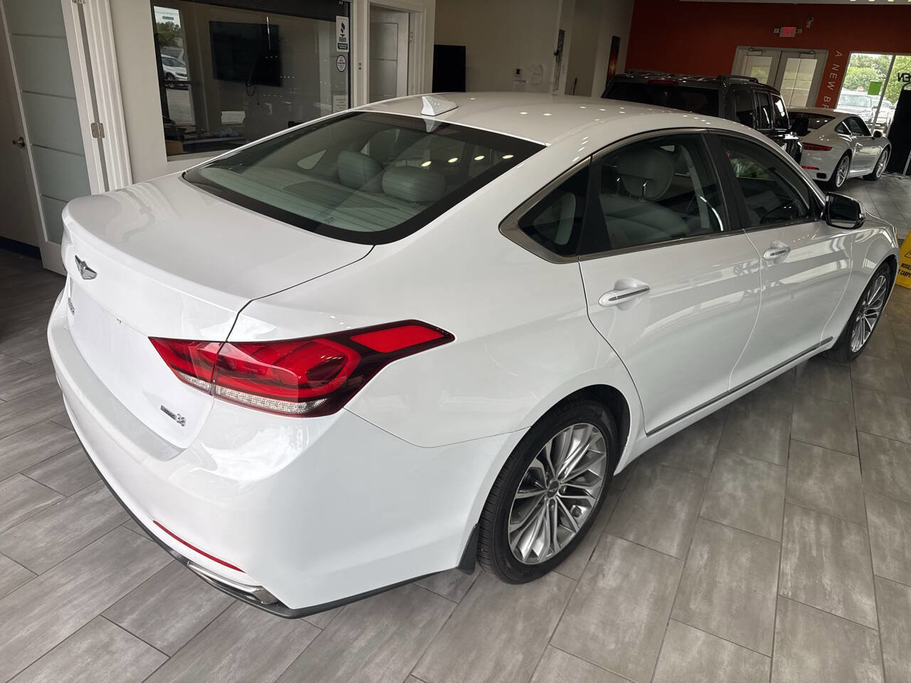 Used 2015 Hyundai Genesis 3.8 AWD/4WD image 15