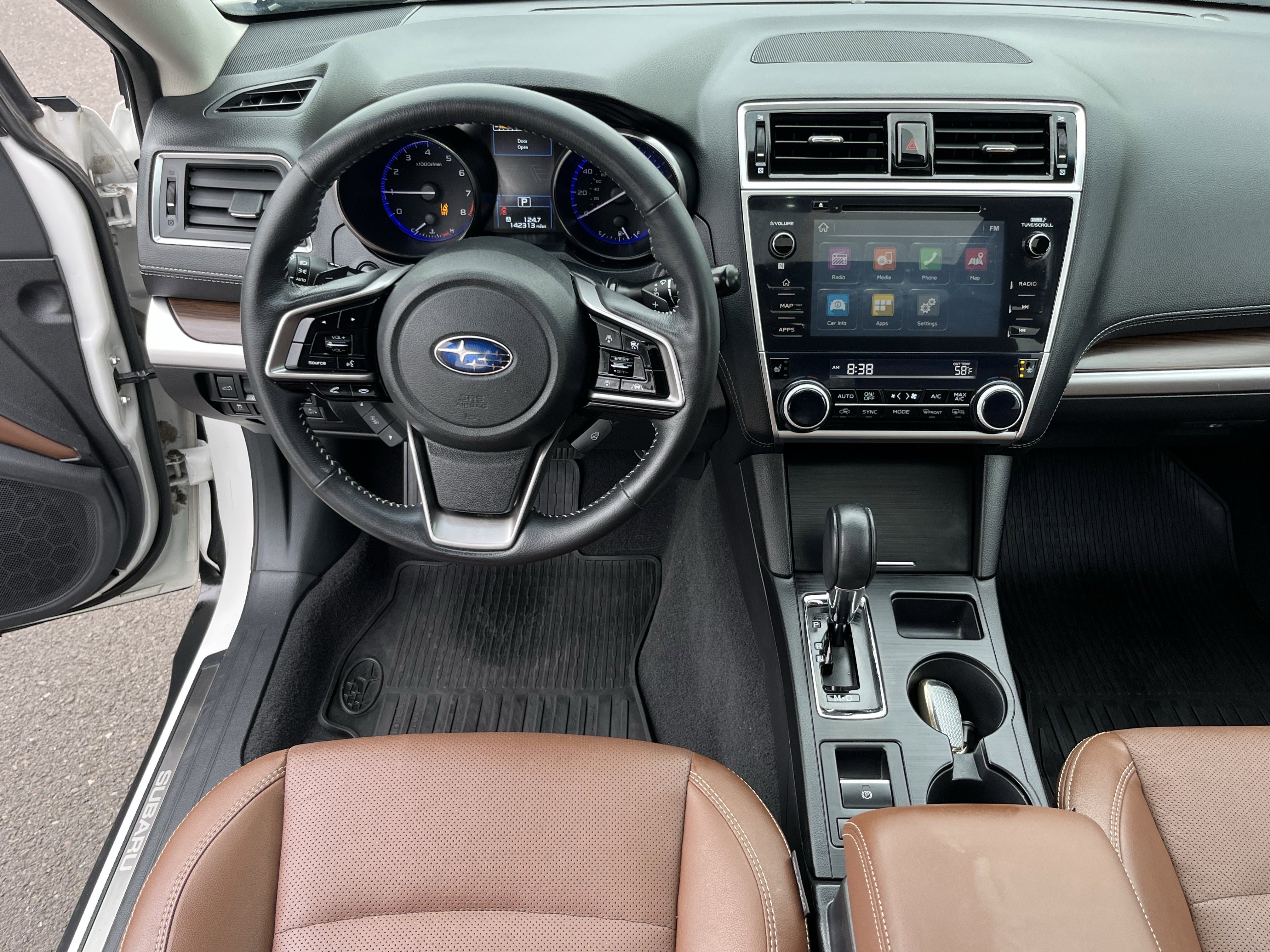 Used 2018 Subaru Outback 2.5i Touring w/ Popular Package #3 AWD/4WD image 11