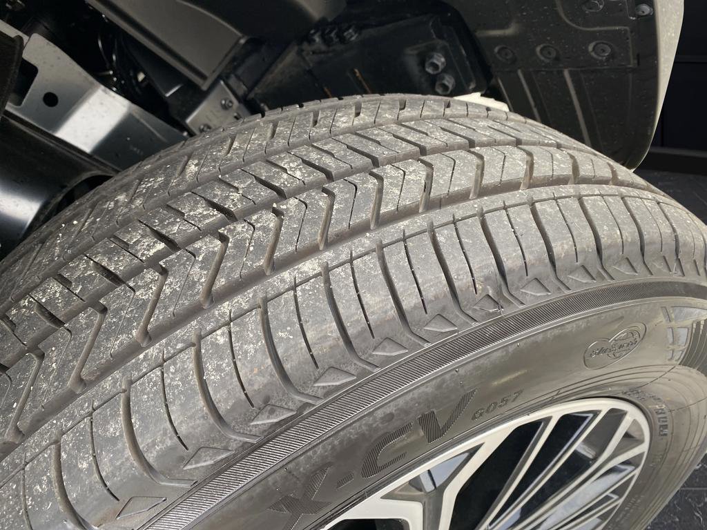 New 2025 Nissan Armada SL w/ Captain's Chari Seat Package image 39