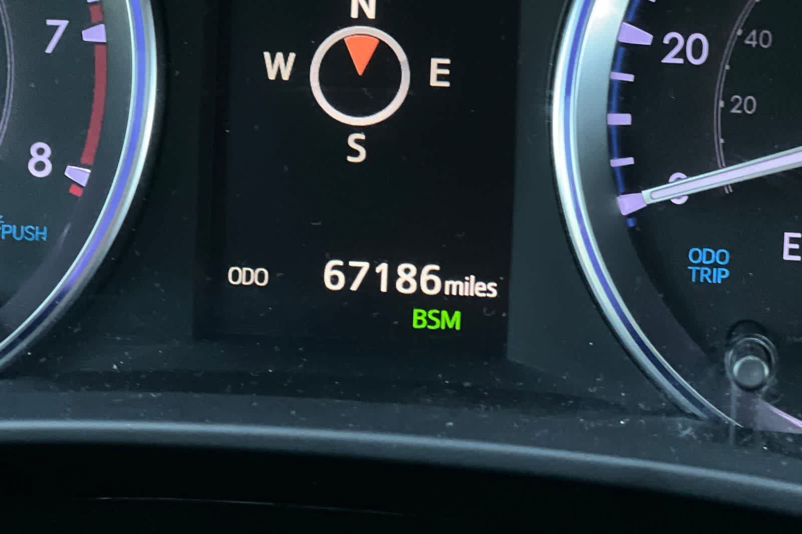 Used 2019 Toyota Highlander XLE FWD image 27