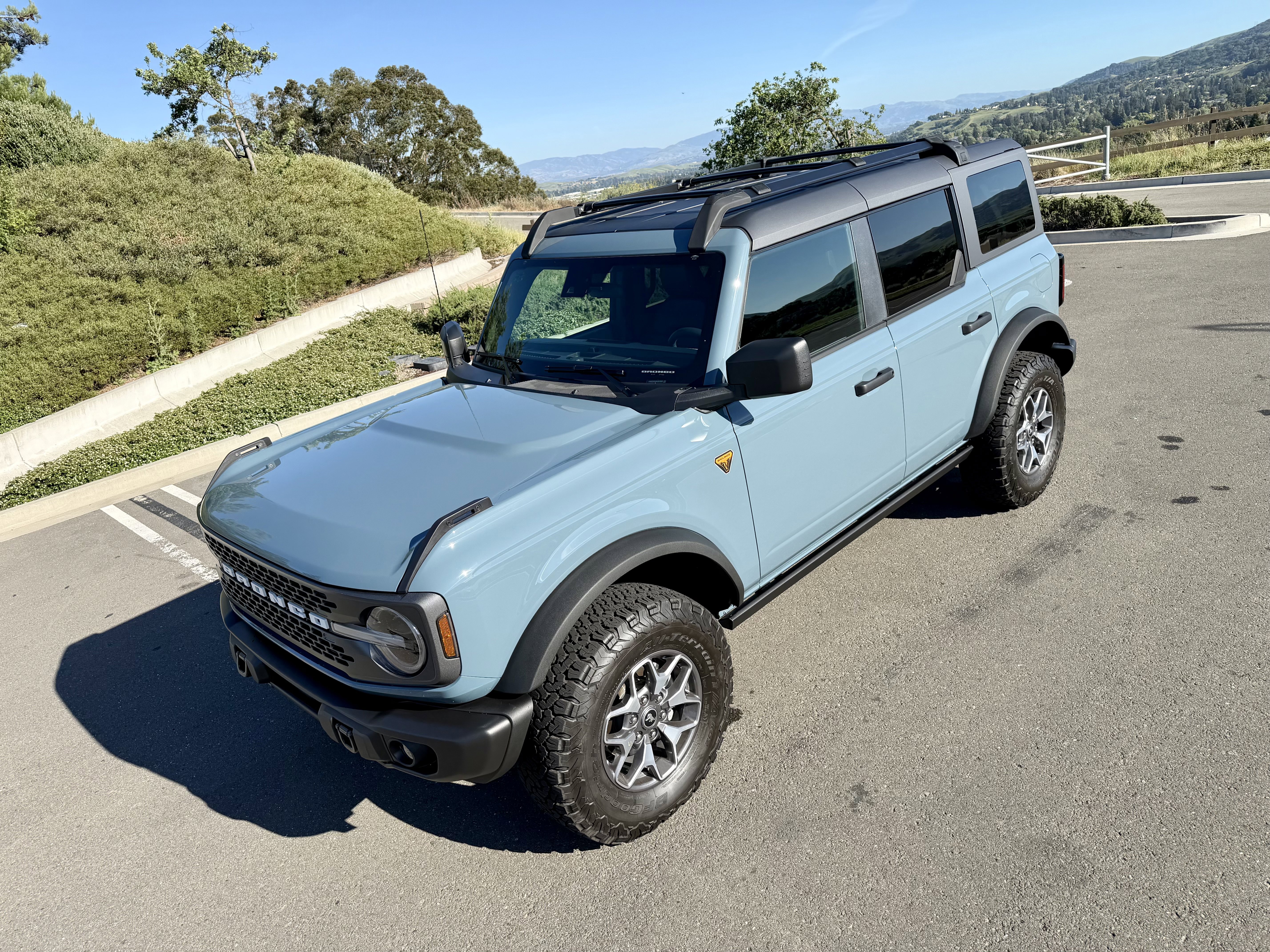 Used 2022 Ford Bronco Badlands image 2