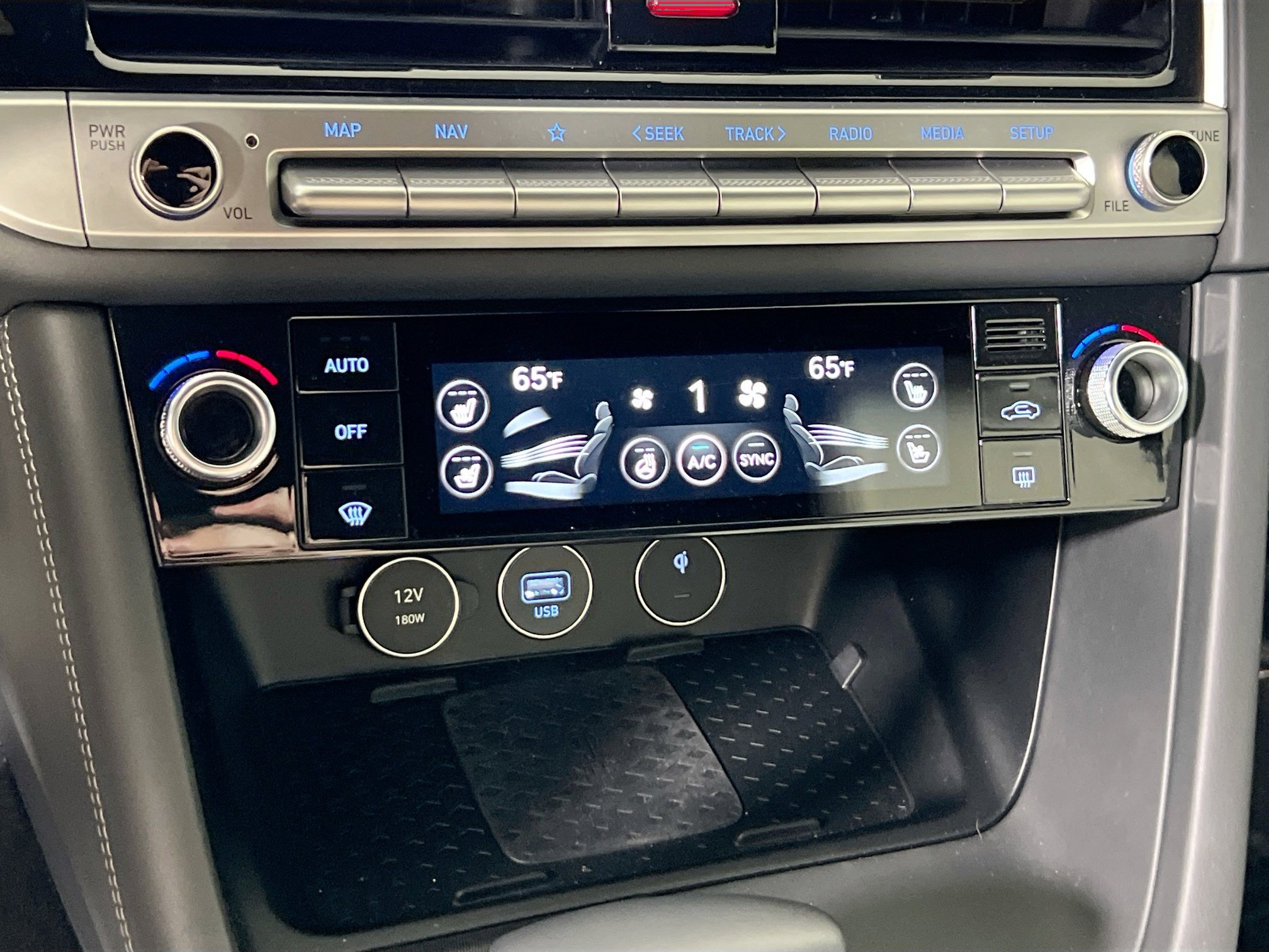 Used 2024 Genesis G70 3.3T Advanced w/ Sport Prestige Package image 16